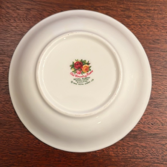 Royal Albert Country Rose Dessert Bowl Bone China from England - Picture 3 of 5